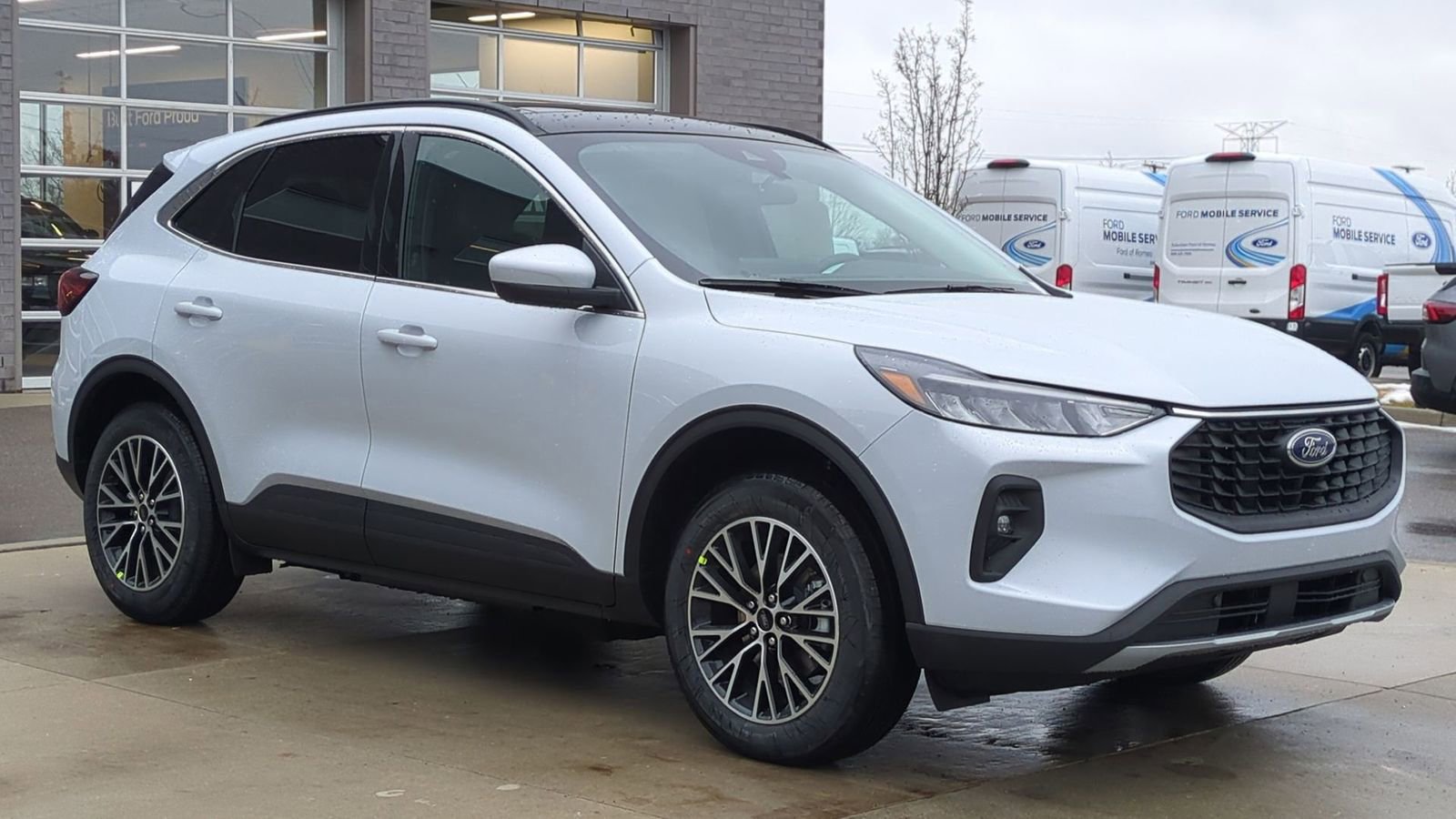 New 2026 Ford Escape SE w/ Class II Trailer Tow Package image 9