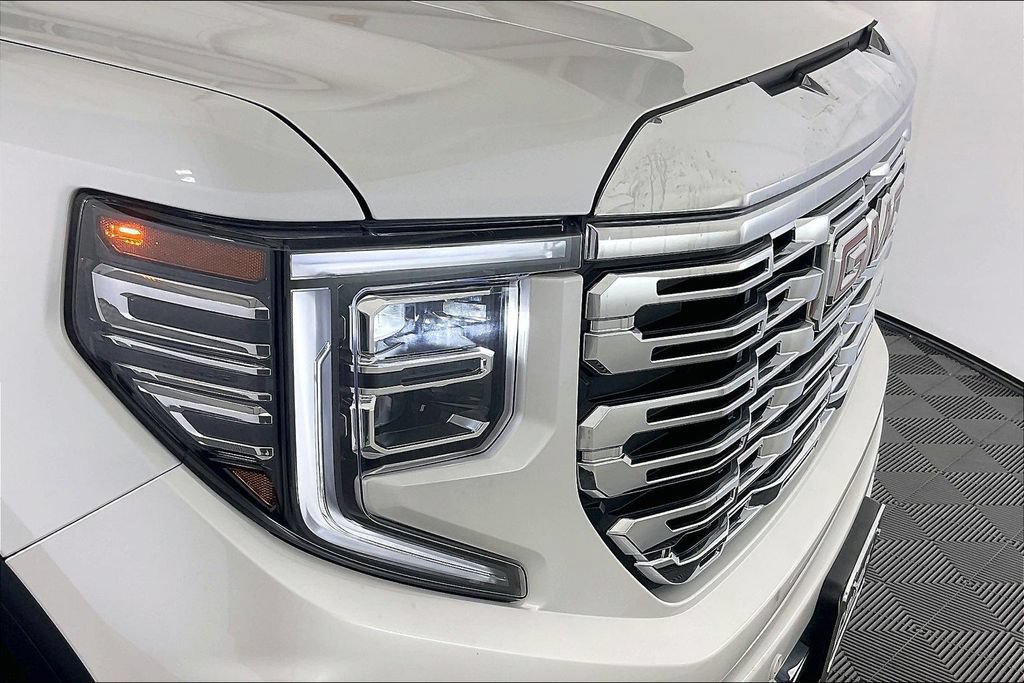 Used 2024 GMC Sierra 1500 Denali w/ Technology Package RWD image 39