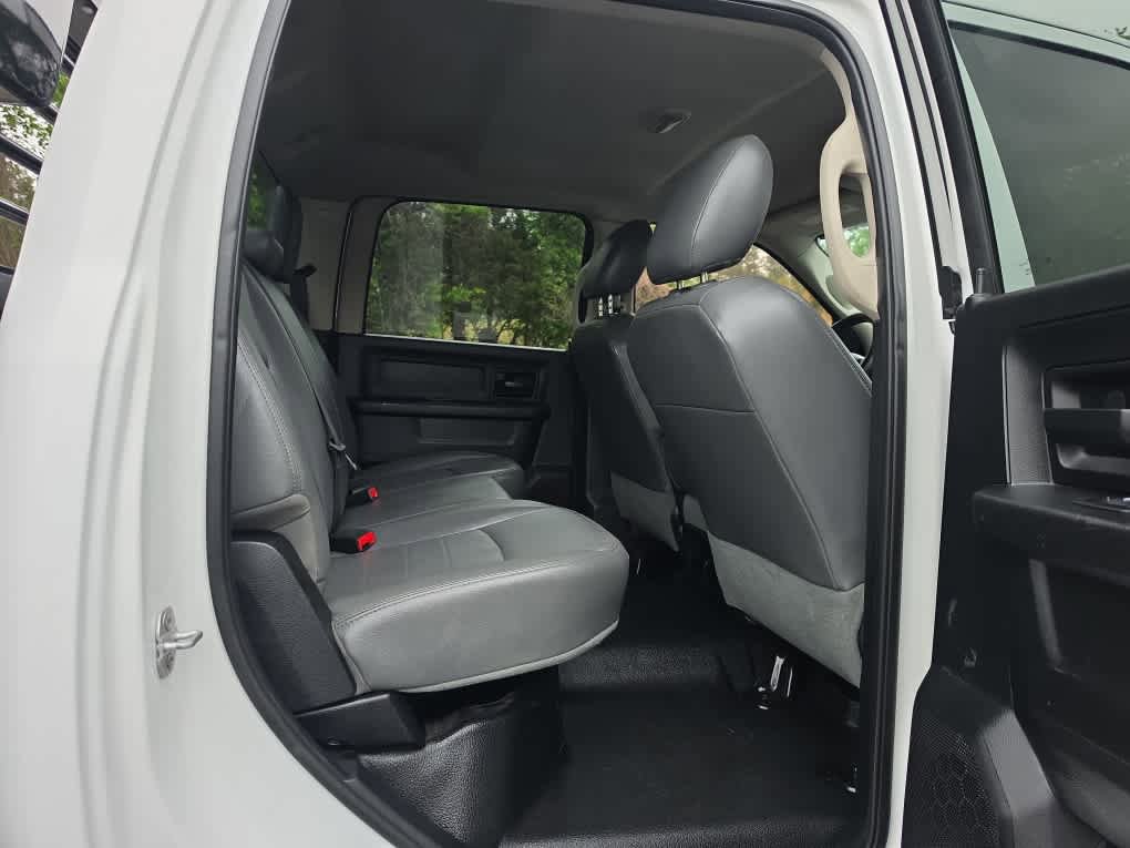 Used 2015 RAM 5500 Tradesman w/ Ambulance Prep Group RWD image 25