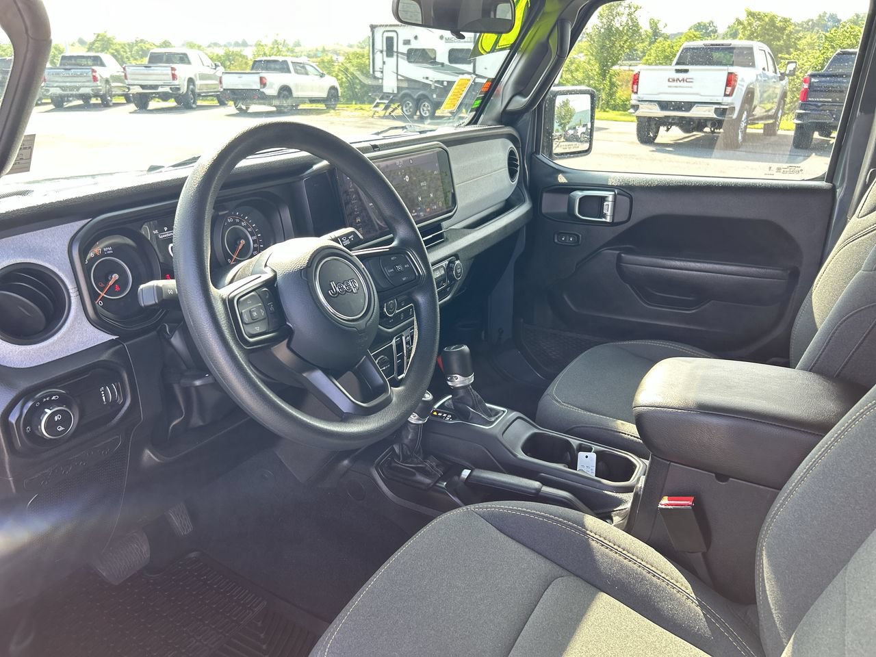 Used 2025 Jeep Gladiator Sport AWD/4WD image 23