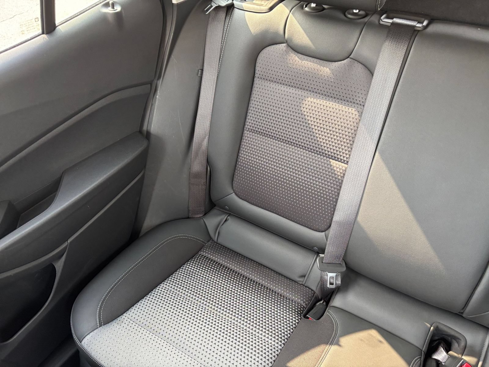 Used 2025 Chevrolet Trax LT FWD image 38