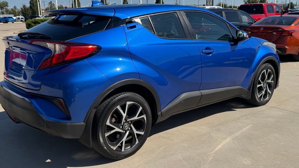 Used 2018 Toyota C-HR XLE FWD image 5