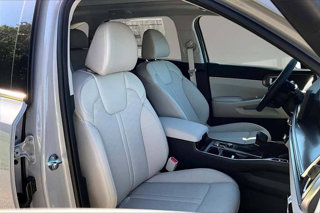 New 2026 Kia Sorento S w/ S Panoramic Sunroof Package FWD image 10