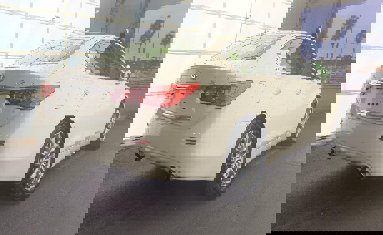 Used 2017 INFINITI Q50 2.0t image 10