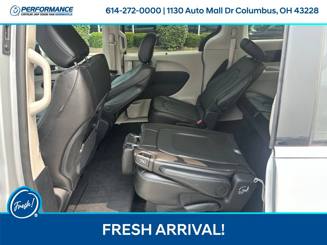 Used 2024 Chrysler Pacifica Touring-L AWD/4WD image 13
