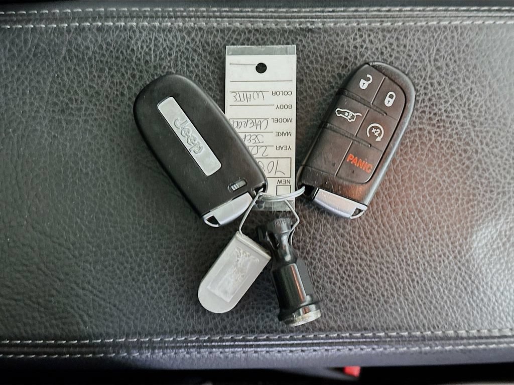 Used 2019 Jeep Grand Cherokee Summit w/ Platinum Series Group AWD/4WD image 35