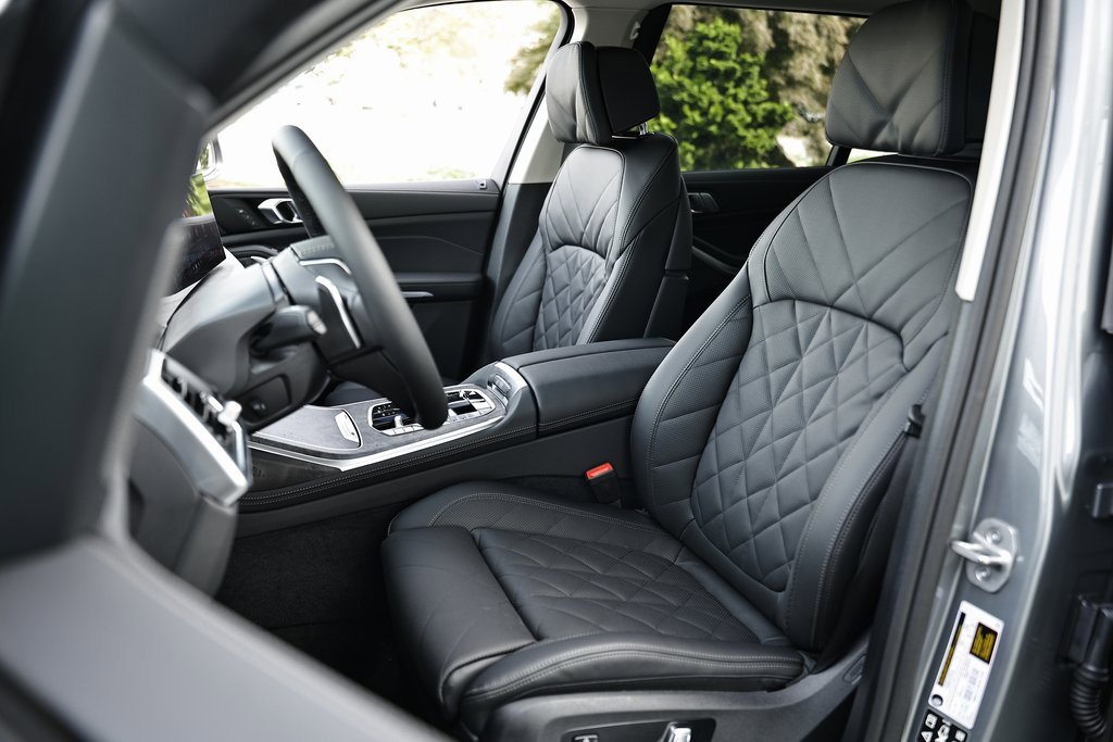 New 2026 BMW X7 xDrive40i w/ Premium Package image 19