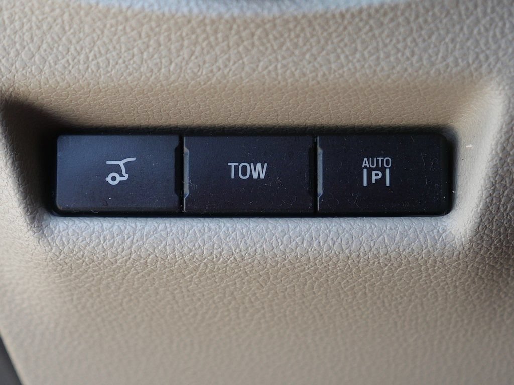 Used 2014 Ford Explorer Limited w/ Equipment Group 302A AWD/4WD image 30
