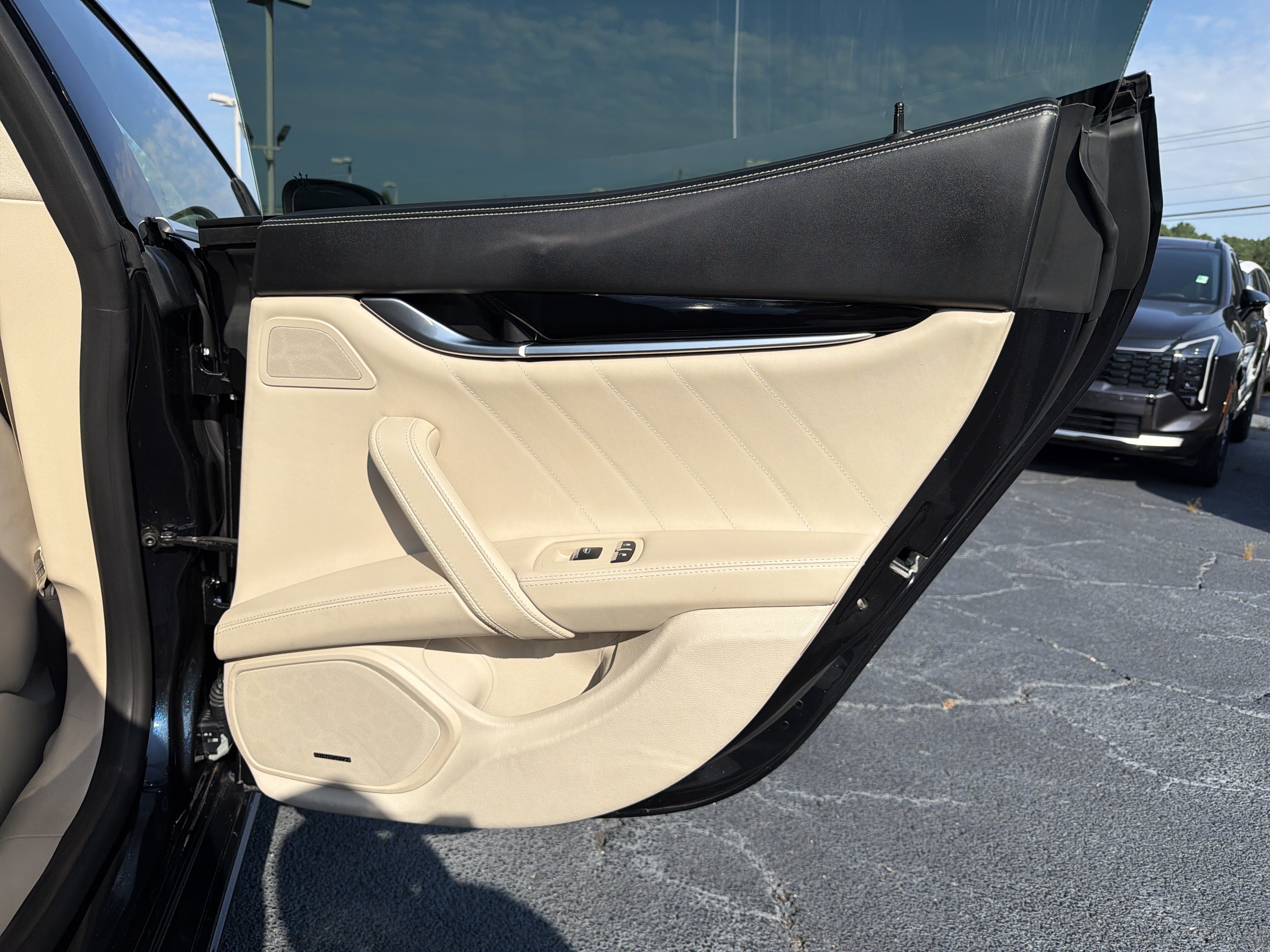 Used 2022 Maserati Ghibli Modena RWD image 16