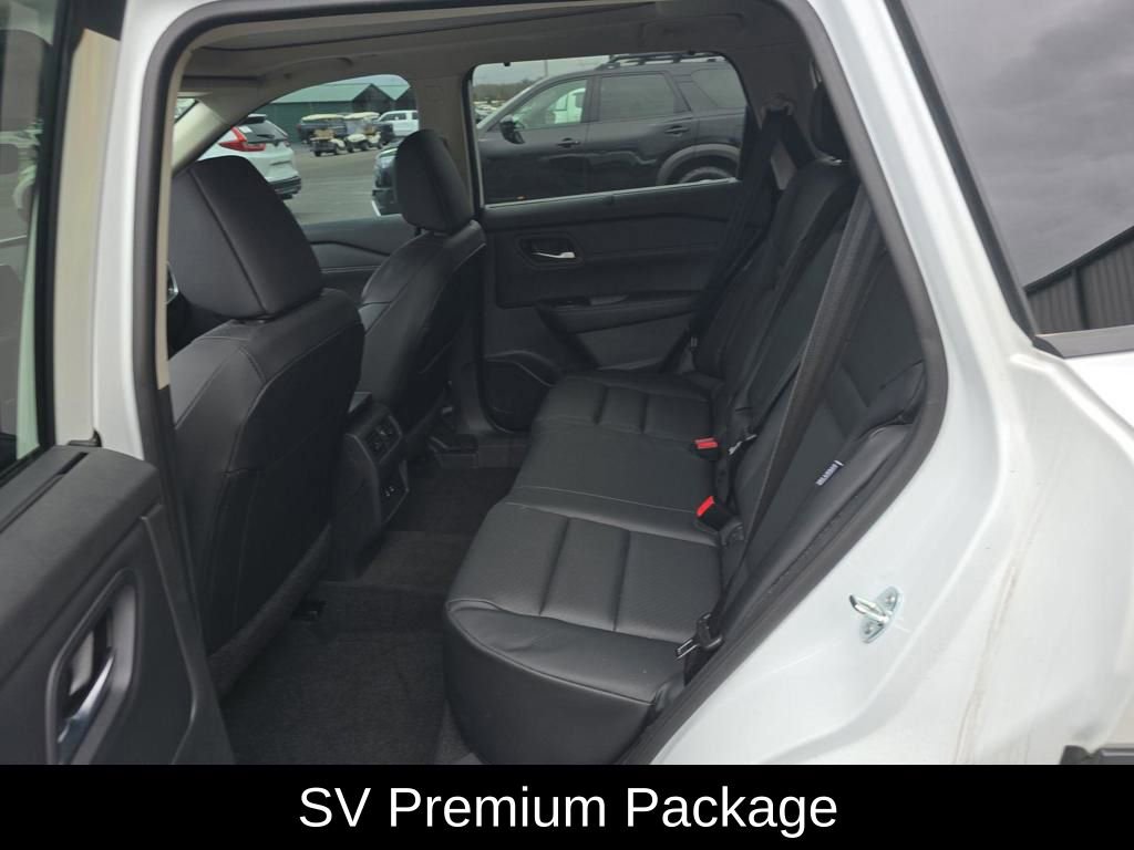 Used 2024 Nissan Rogue SV w/ SV Premium Package image 7