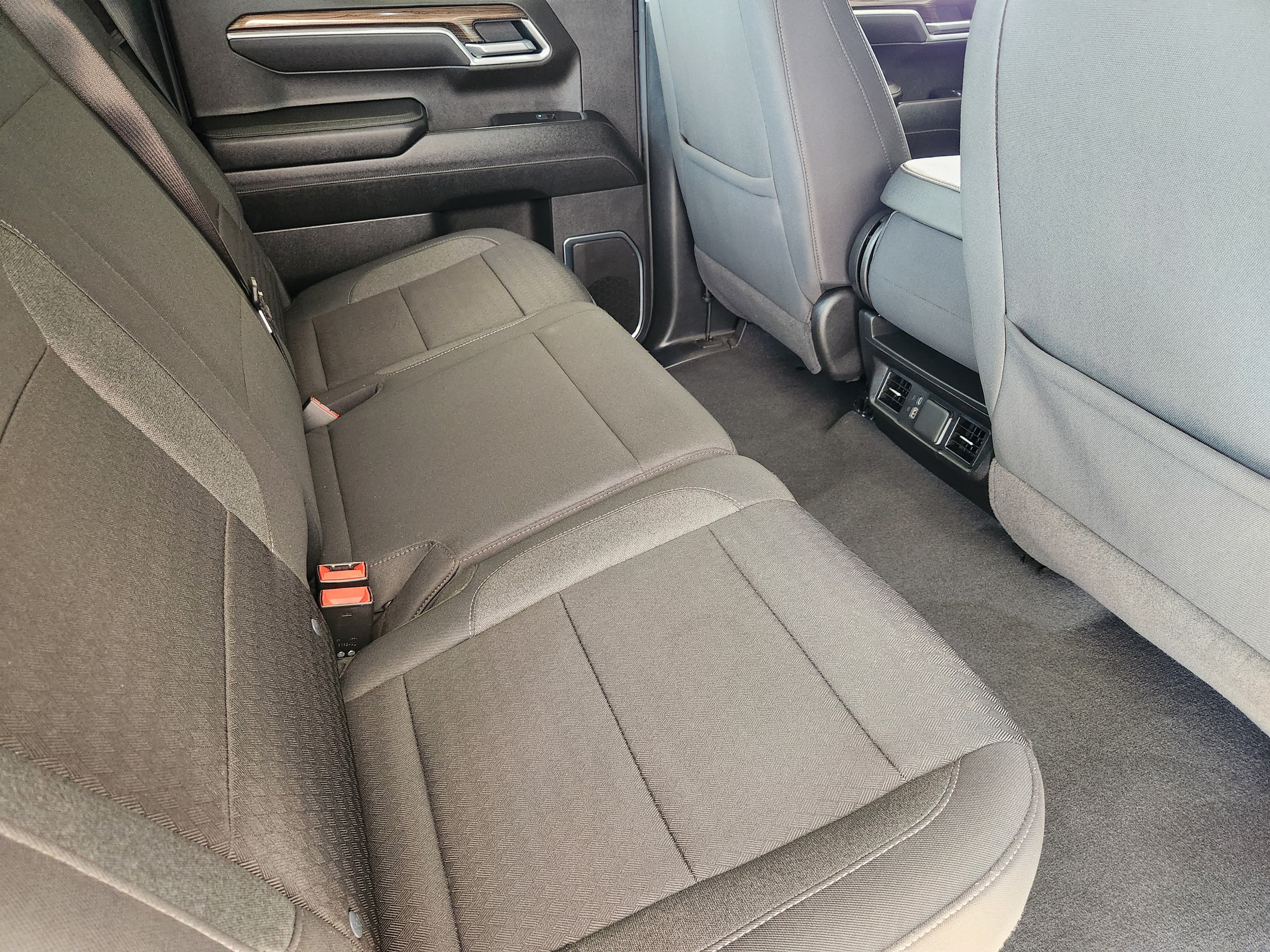 Certified 2025 Chevrolet Silverado 1500 LT AWD/4WD image 32