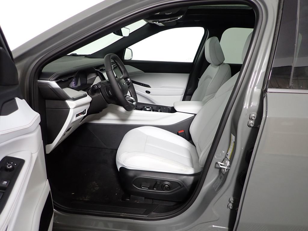 New 2026 Jeep Cherokee Limited image 25