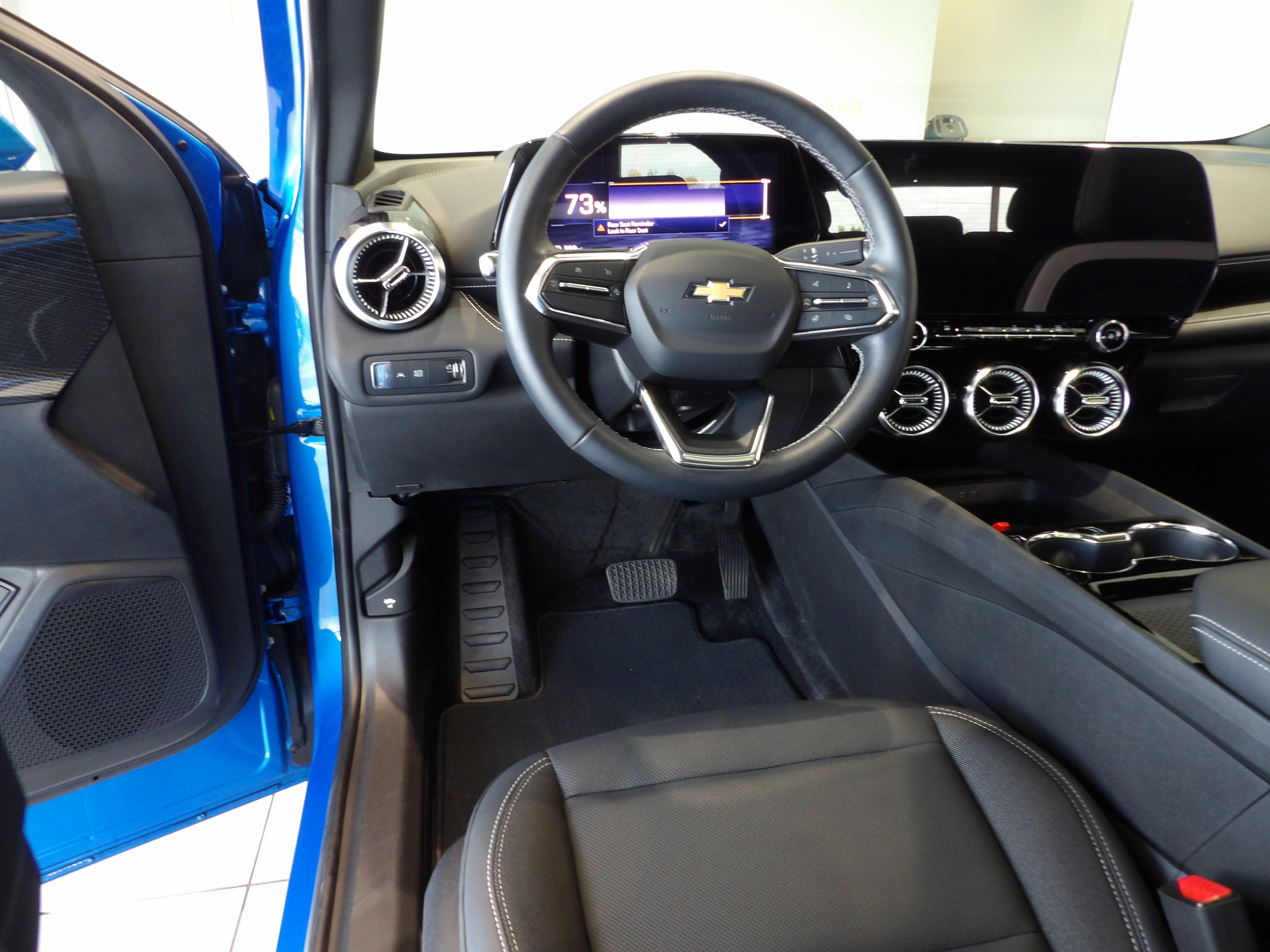 Used 2024 Chevrolet Blazer EV LT AWD/4WD image 16