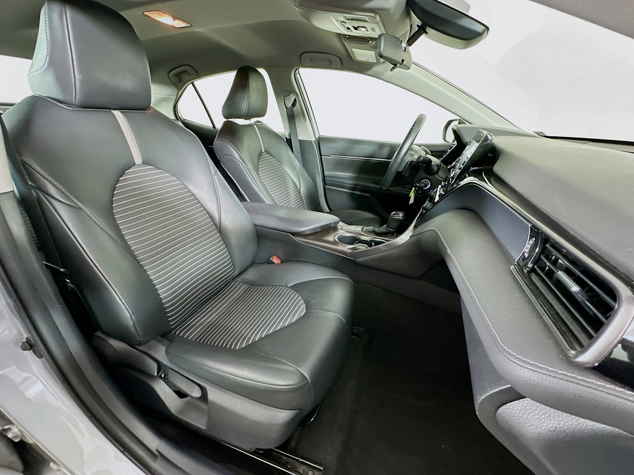 Used 2023 Toyota Camry SE FWD image 28