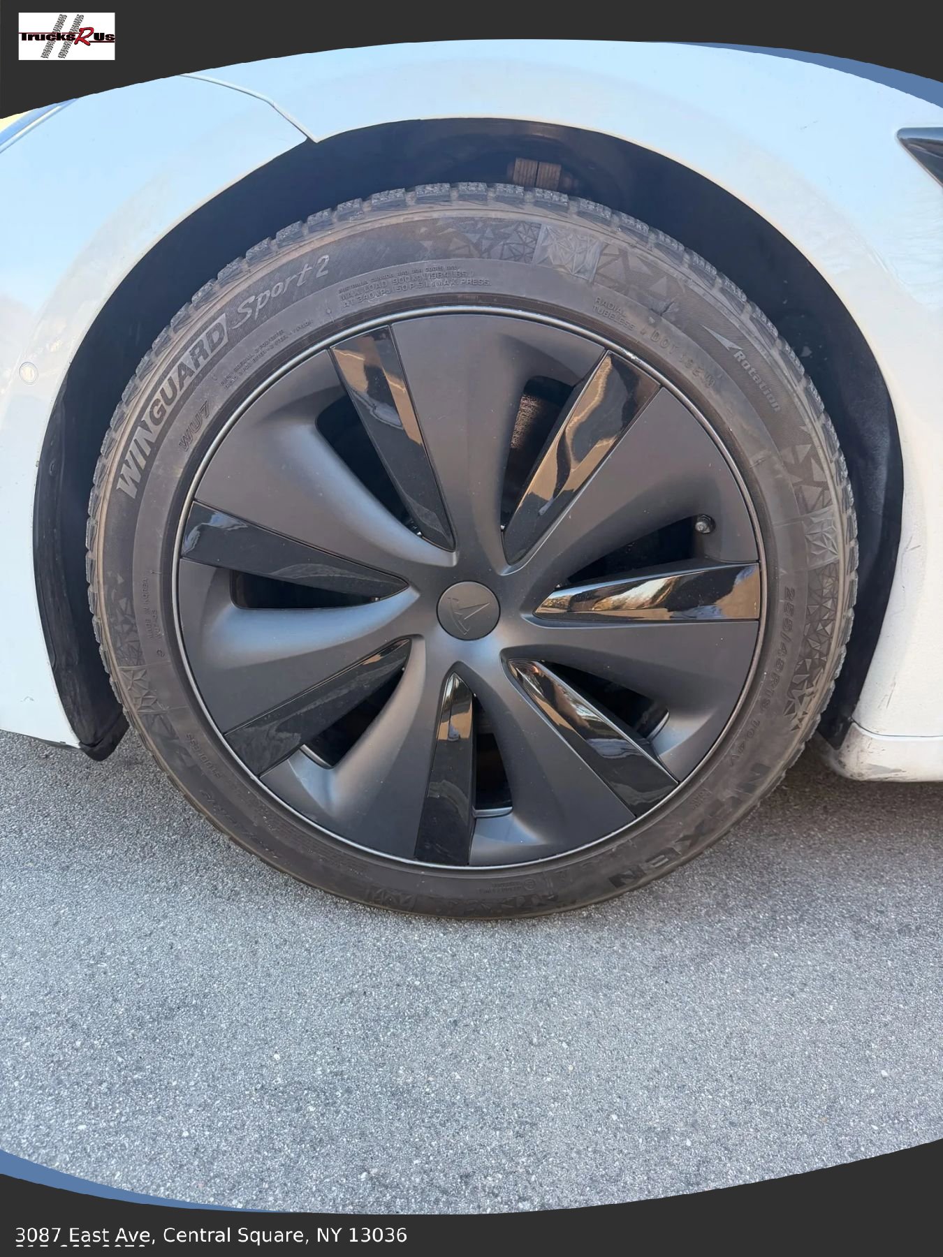 Used 2021 Tesla Model S Plaid image 7