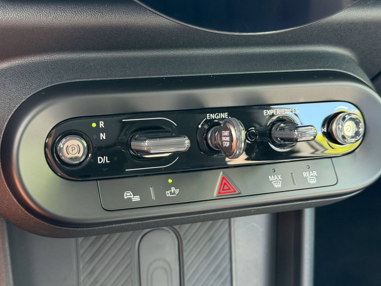 Certified 2025 MINI Cooper S FWD image 17