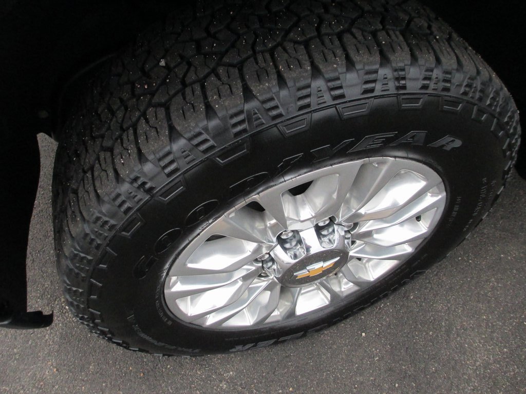 Used 2022 Chevrolet Silverado 2500 High Country w/ Technology Package image 11