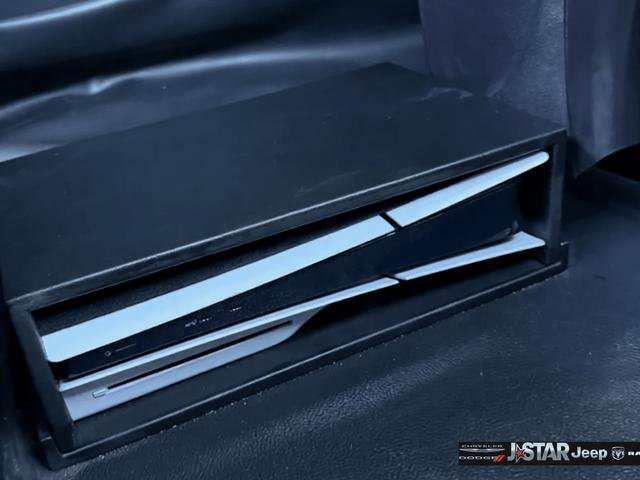 Used 2024 Mercedes-Benz Sprinter 2500 image 35