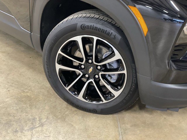 Used 2025 Chevrolet TrailBlazer LT AWD/4WD image 12