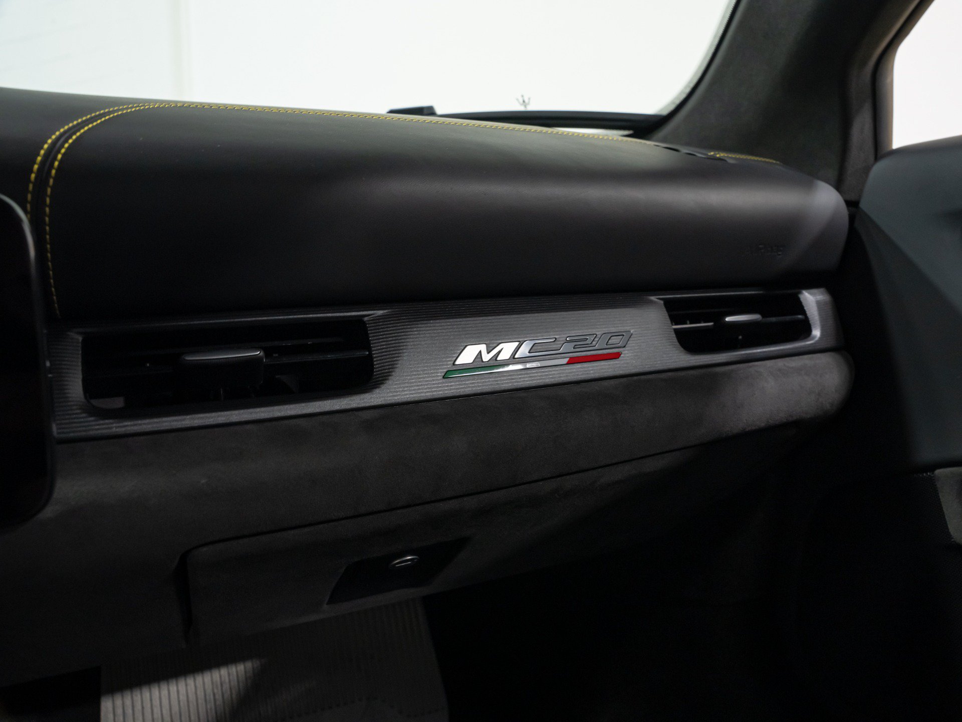Used 2022 Maserati MC20 Coupe RWD image 56