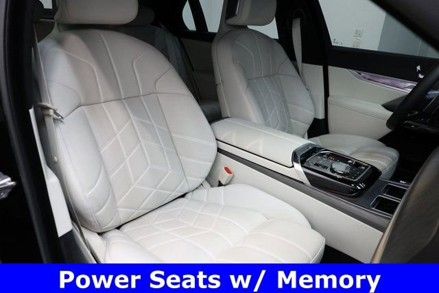Used 2024 BMW 760i xDrive w/ Executive Package image 34