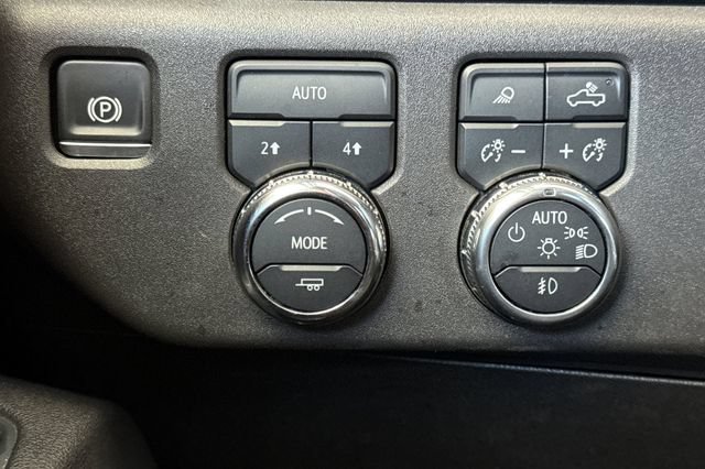 Used 2025 GMC Sierra 1500 SLT AWD/4WD image 43