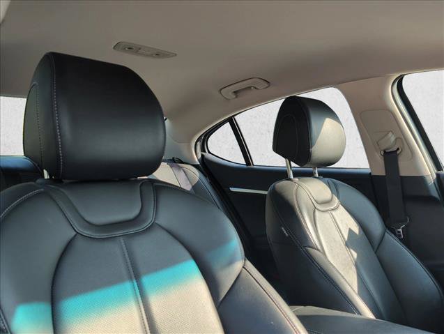 Used 2025 Genesis G70 2.5T RWD image 30