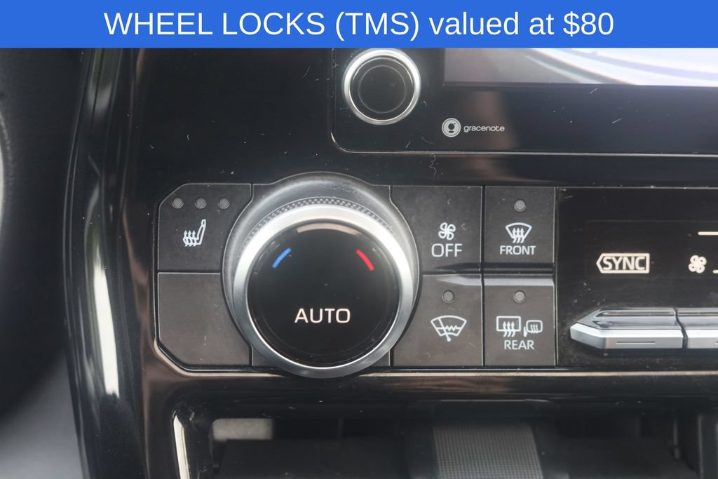 Used 2021 Toyota Highlander XLE AWD/4WD image 5