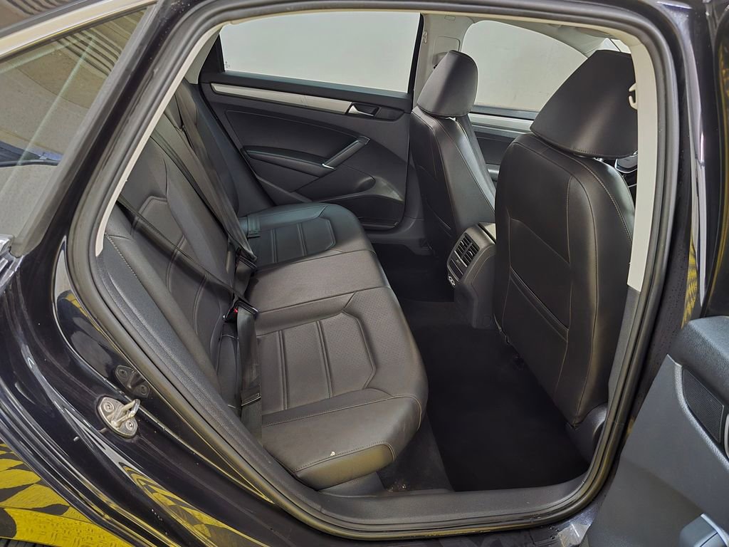 Used 2021 Volkswagen Passat 2.0T SE image 12