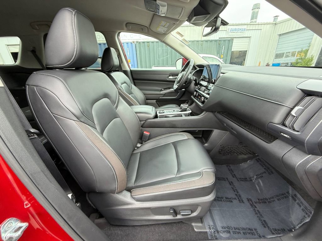 Used 2022 Nissan Pathfinder SL w/ SL Black Package image 25