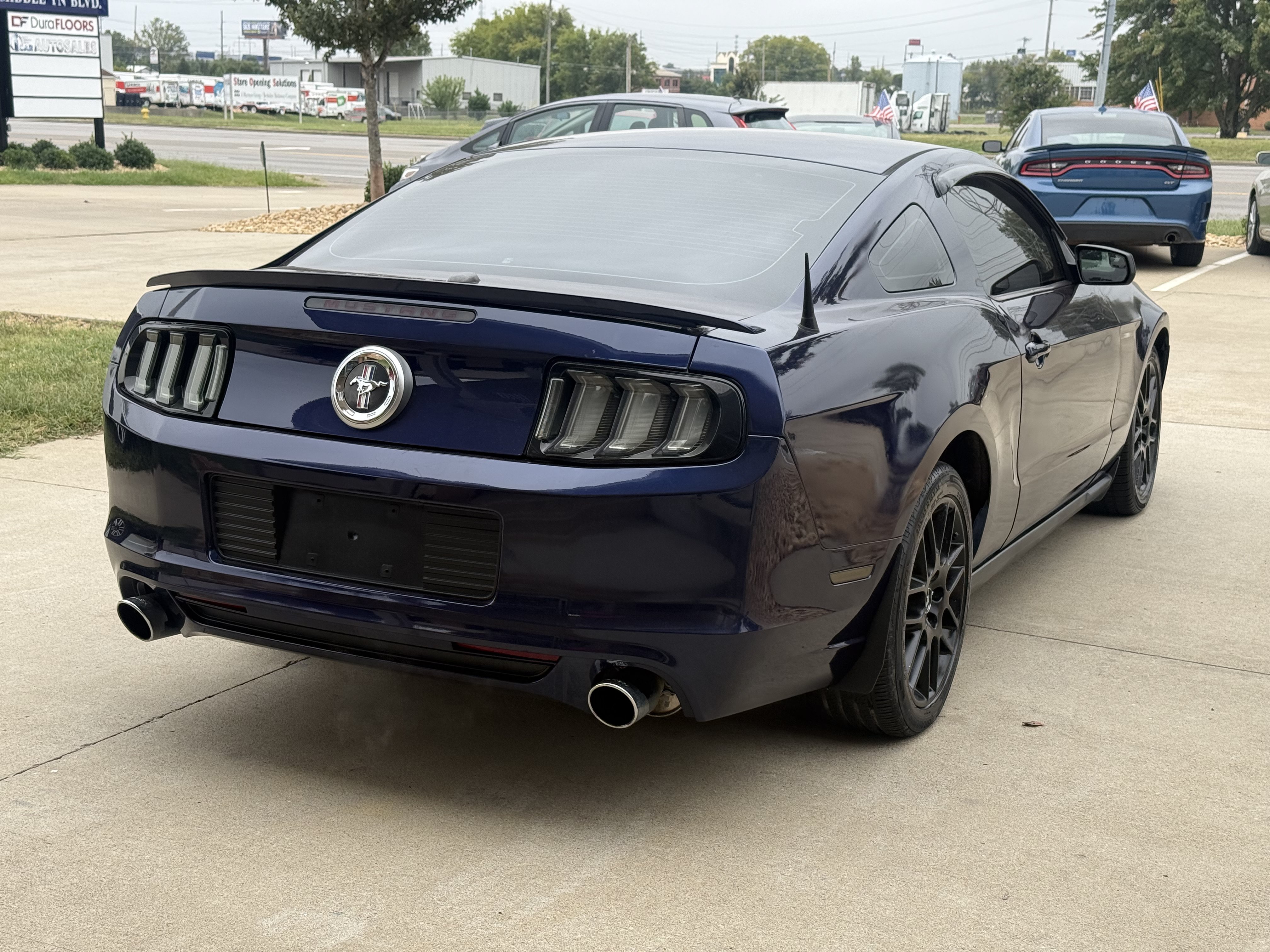 Used 2012 Ford Mustang Premium RWD image 7