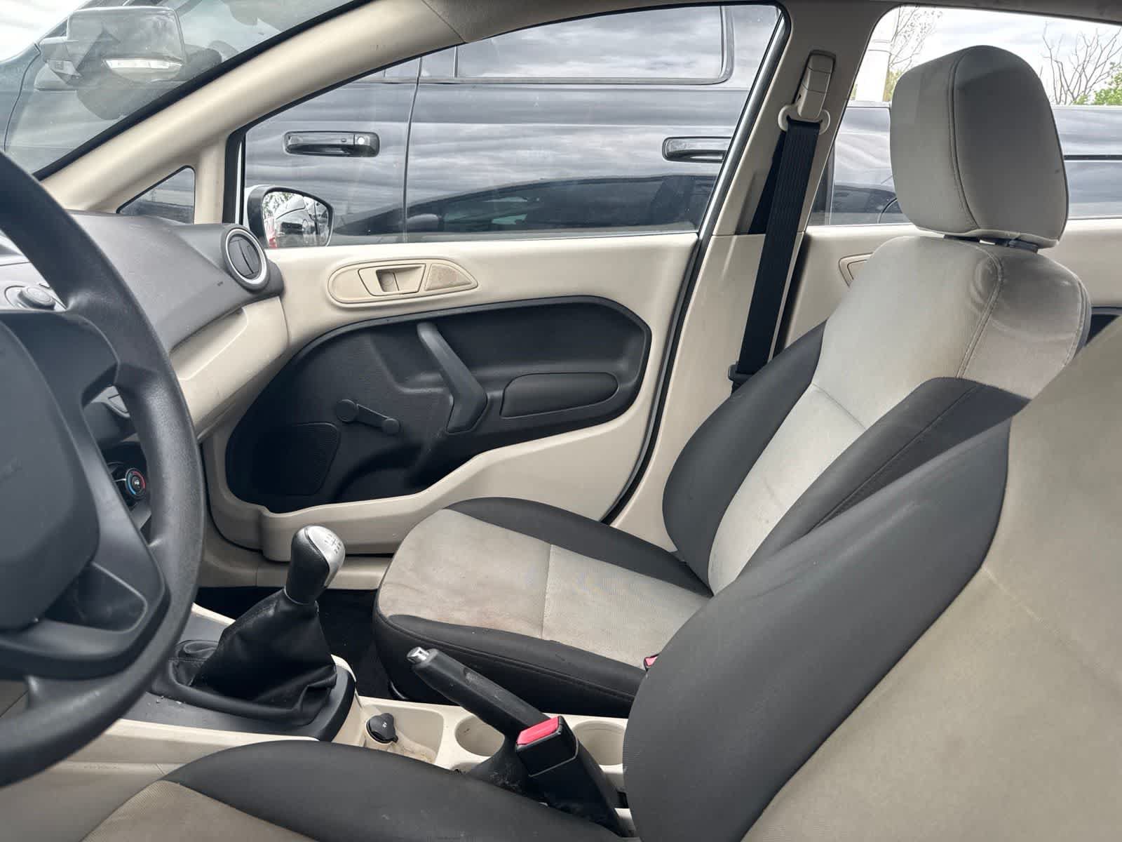 Used 2013 Ford Fiesta S FWD image 31