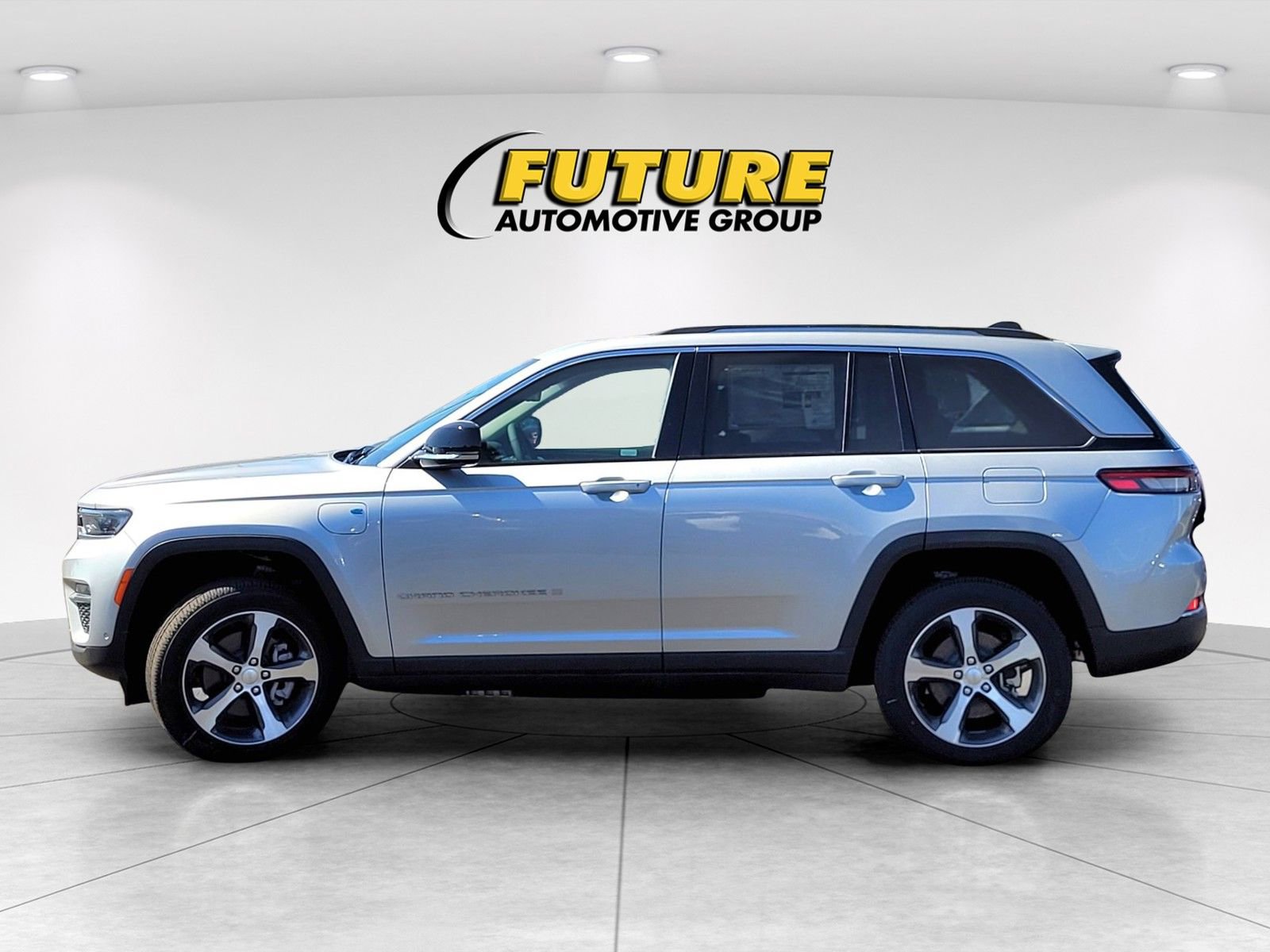New 2024 Jeep Grand Cherokee Limited 4xe w/ Luxury Tech Group II image 7