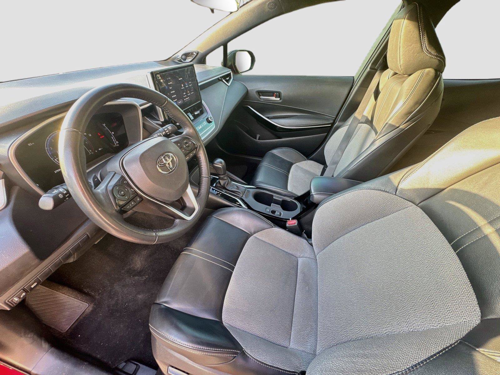 Used 2025 Toyota Corolla XSE FWD image 8