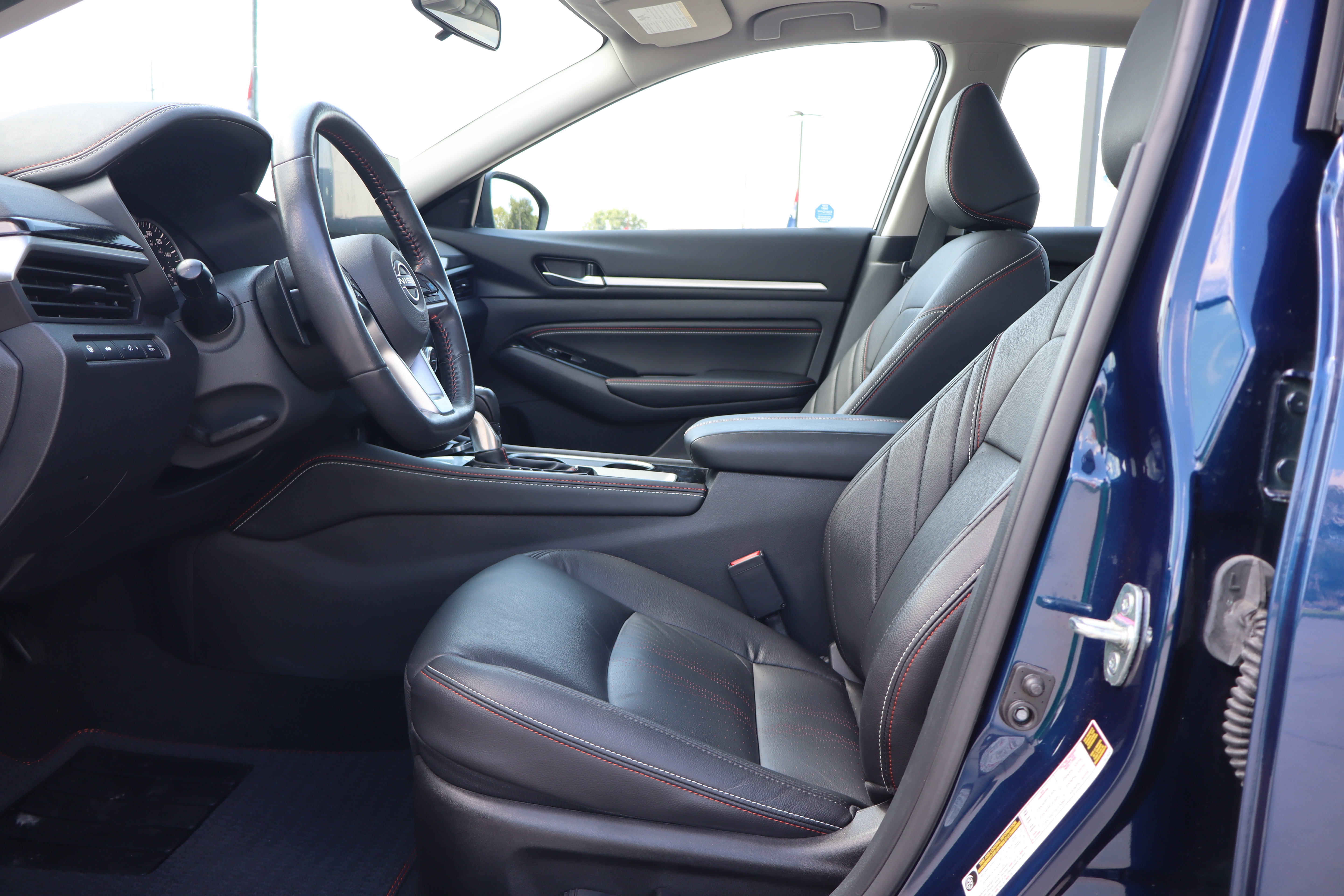 Used 2023 Nissan Altima 2.0 SR FWD image 10