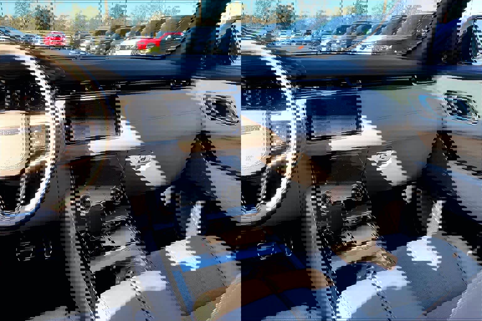 Used 2022 Land Rover Range Rover Velar R-Dynamic HSE image 9