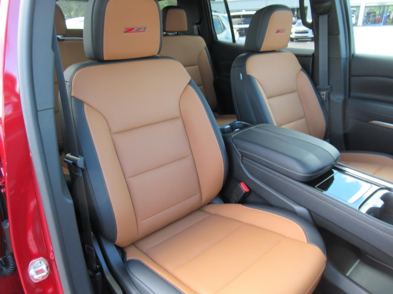 New 2027 Chevrolet Traverse Z71 w/ Enhanced Driving Package AWD/4WD image 9