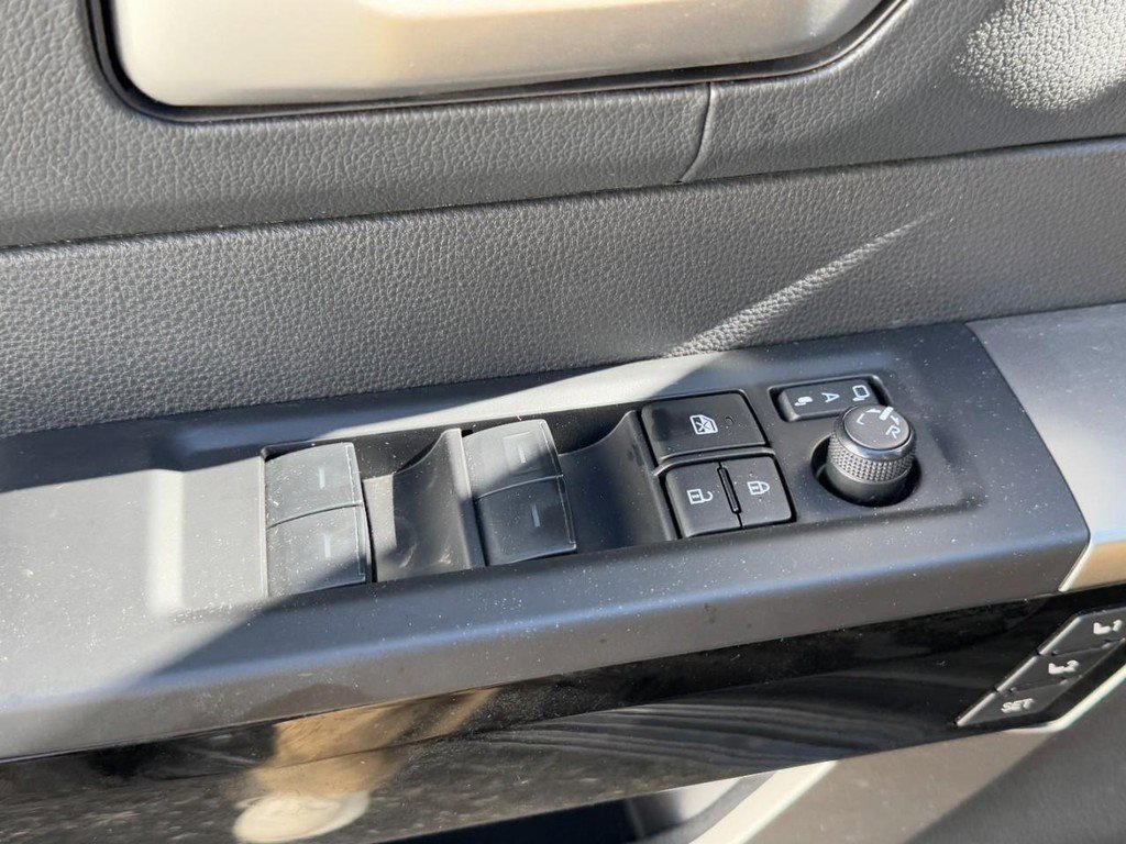 Used 2024 Toyota Tundra Limited image 24