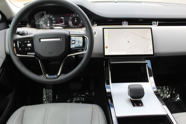 Used 2025 Land Rover Range Rover Evoque S image 4