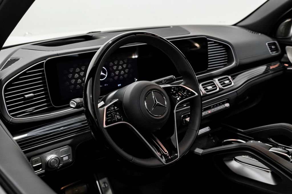 Used 2026 Mercedes-Benz Maybach GLS 600 4MATIC image 14