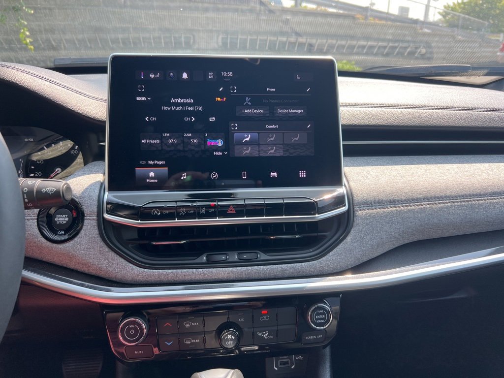 New 2023 Jeep Compass Latitude w/ Sun and Sound Group image 16