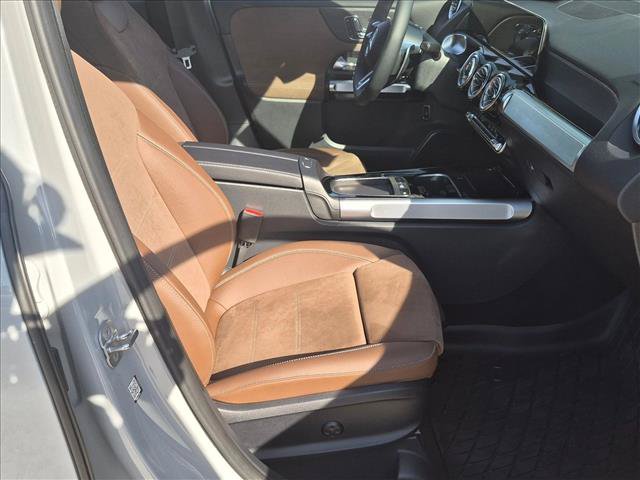 Used 2026 Mercedes-Benz GLB 35 AMG 4MATIC image 19