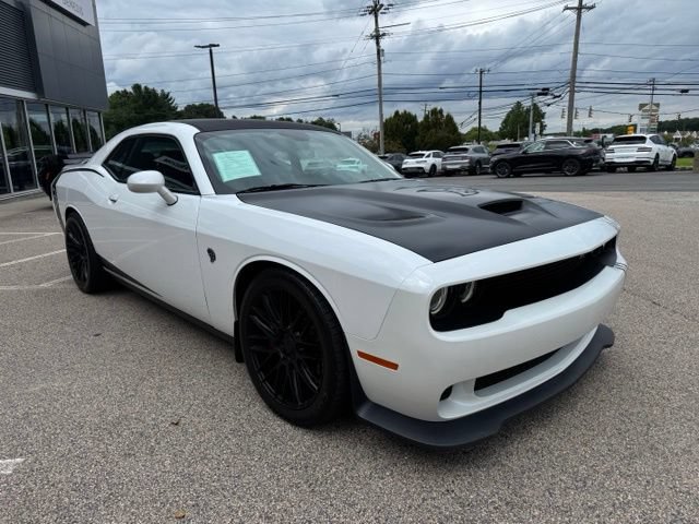 Used 2015 Dodge Challenger SRT Hellcat RWD image 15