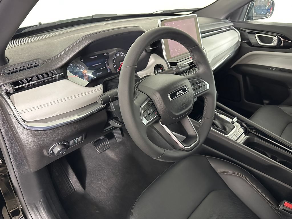 Used 2023 Jeep Compass Limited AWD/4WD image 11