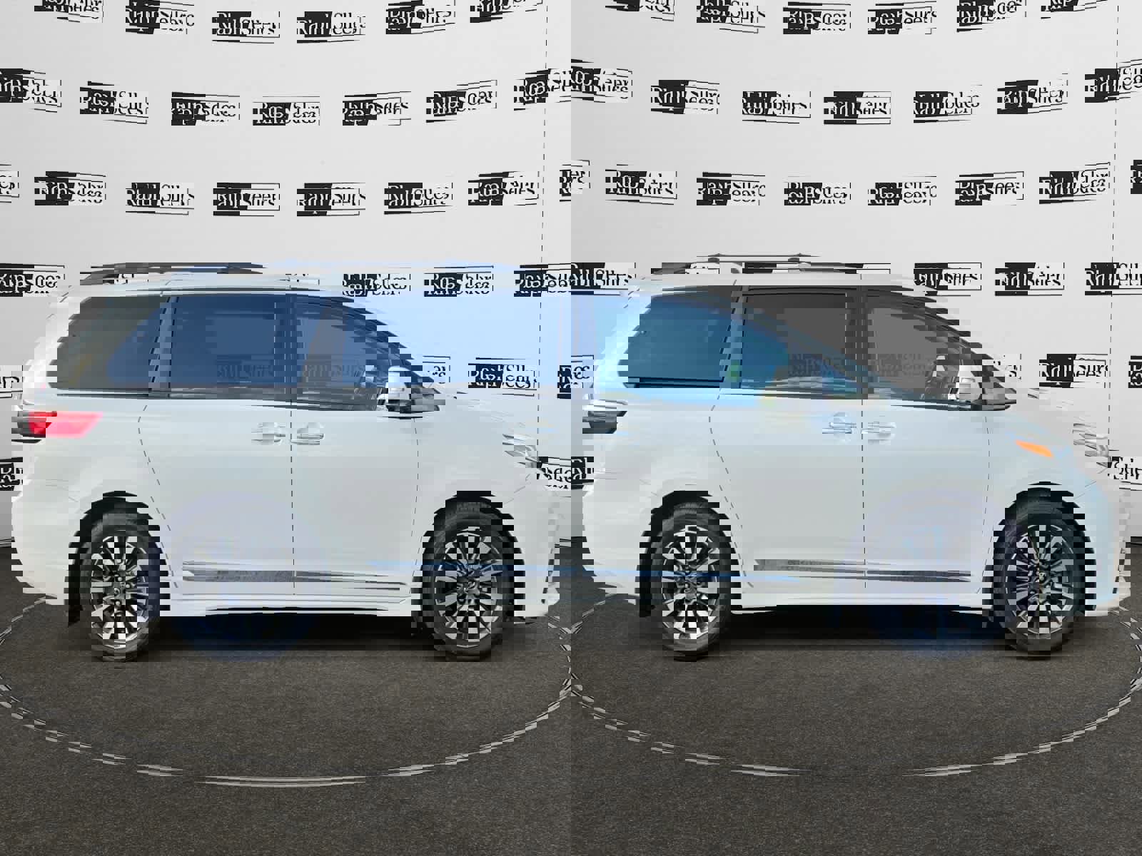 Used 2018 Toyota Sienna Limited Premium image 7