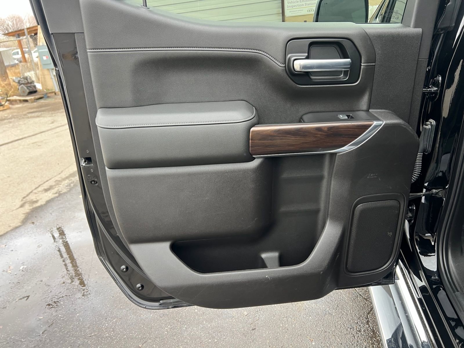 Used 2020 GMC Sierra 1500 SLT image 31