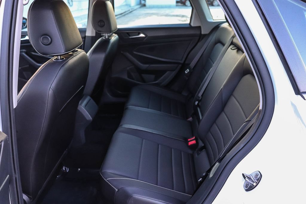 Used 2023 Volkswagen Jetta SE FWD image 21