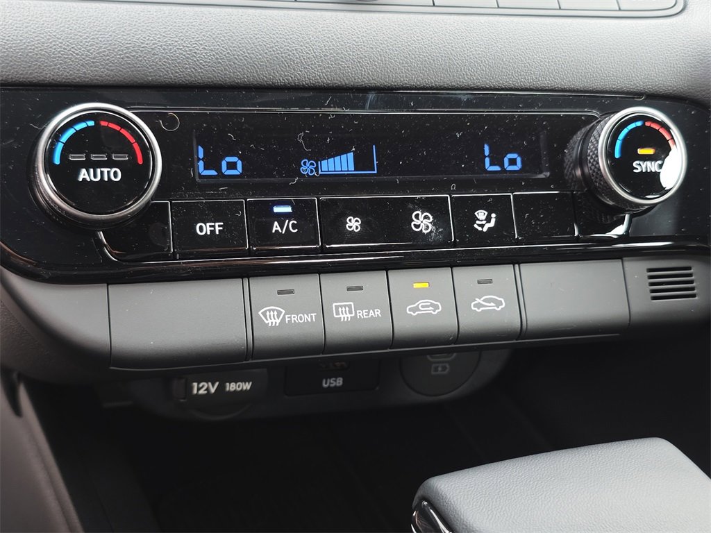 New 2025 Hyundai Elantra SEL image 33