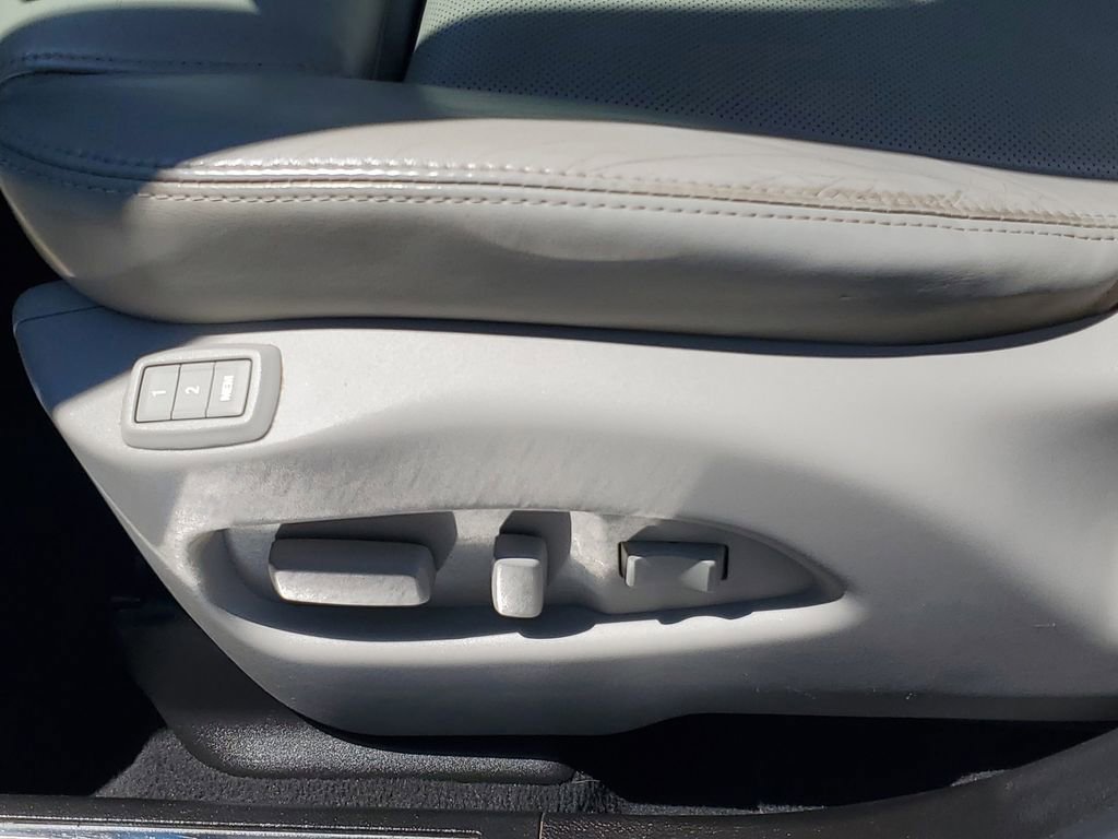 Used 2015 Cadillac SRX Luxury w/ Driver Awareness Package FWD image 7