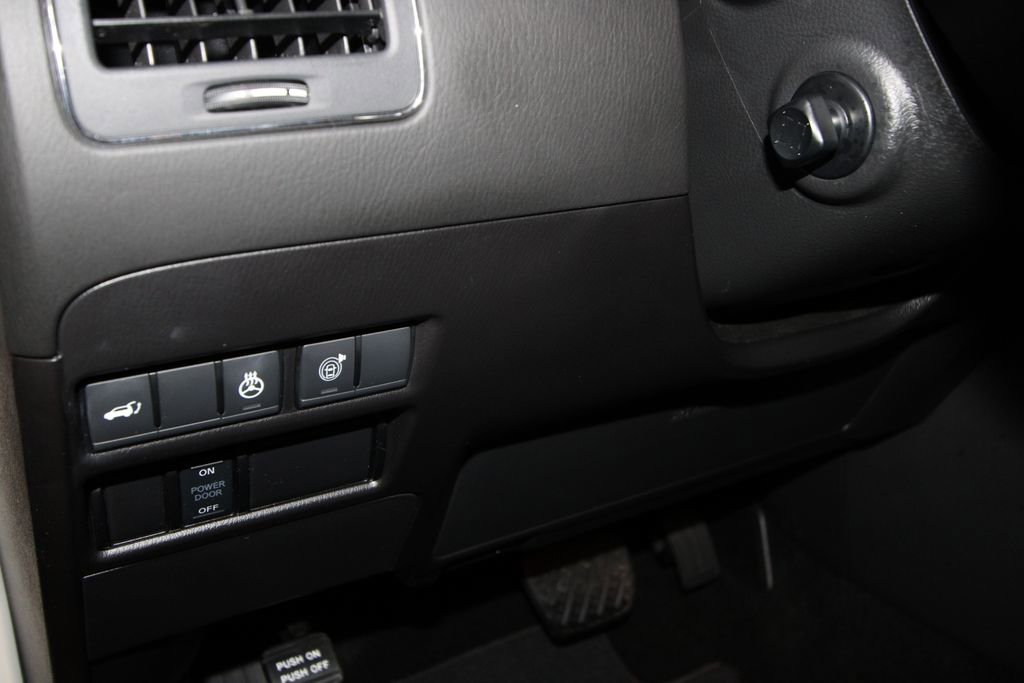 Used 2024 Nissan Armada Platinum w/ Captain's Chairs Package image 11